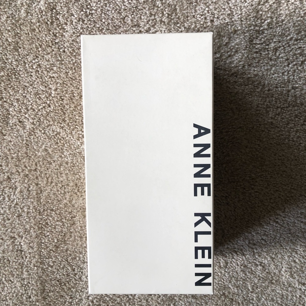 Anne Klein size 8 flats
